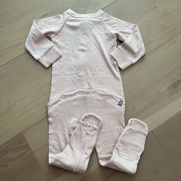NWT Goumi Kids Rose Footie SZ 18-24 mo Baby Jumpsuit Pink Bamboo Sleeper Zippy - Picture 2 of 3